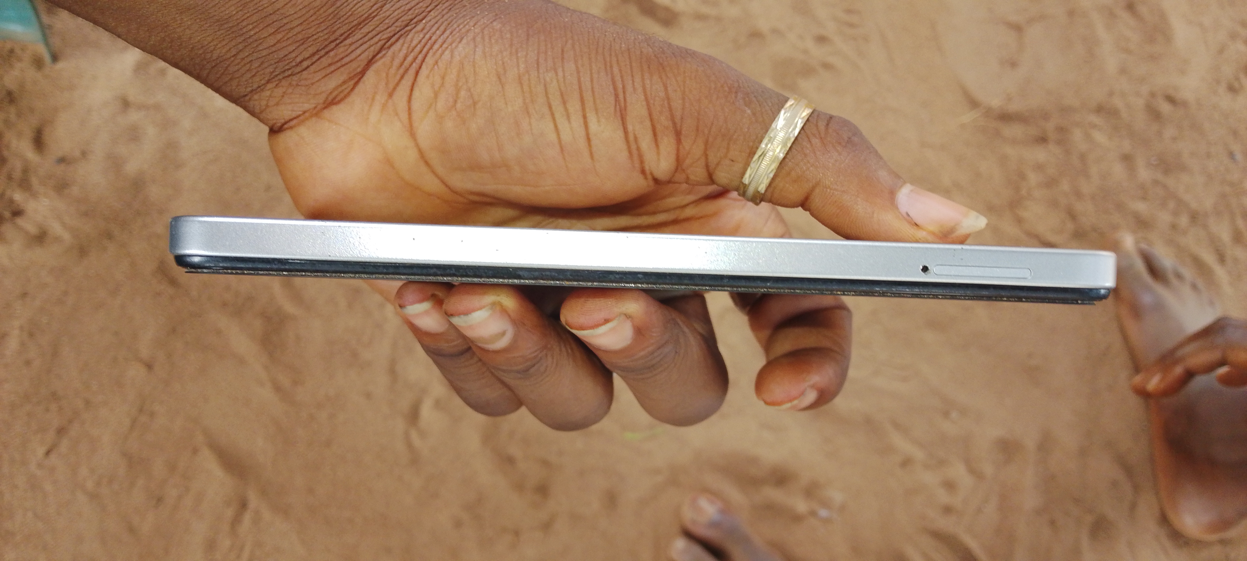 itel A90